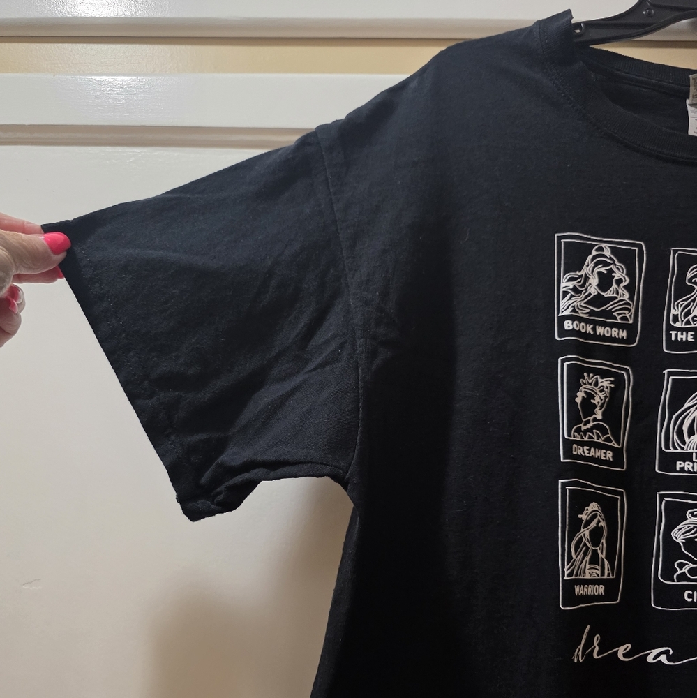 Disney Princess Inspired Dream Big Graphic Design T-Shirt - Picture 5 of 8